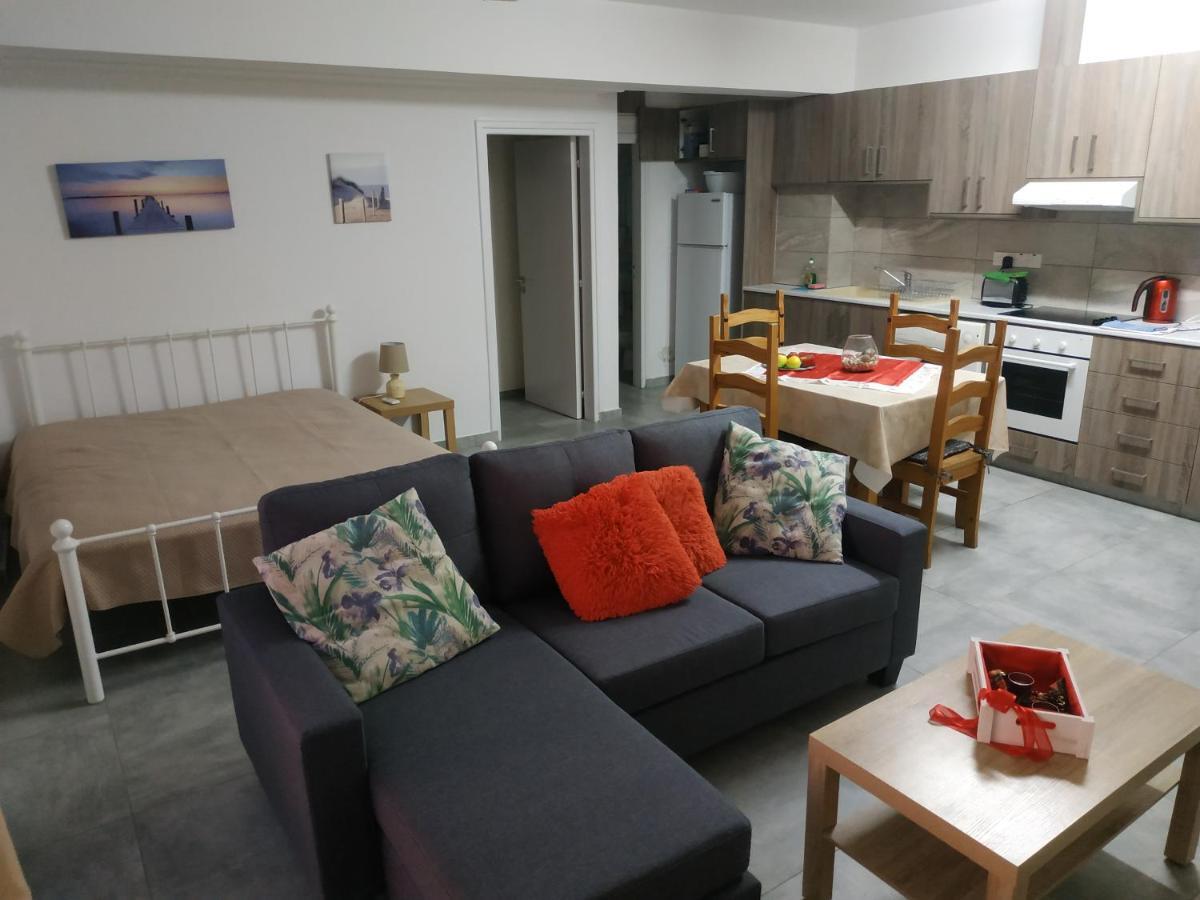 Adonis Apartment Πάφος Εξωτερικό φωτογραφία